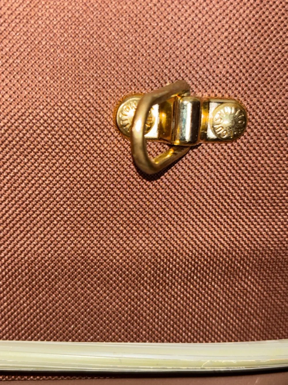 LOUIS VUITTON: Brown 